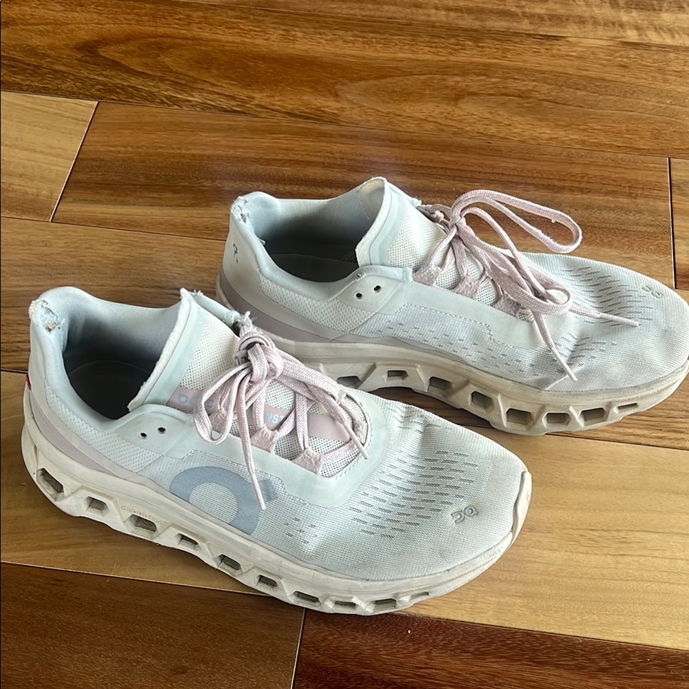 On Running Women's Used Athletic Shoes - Cream and Gray